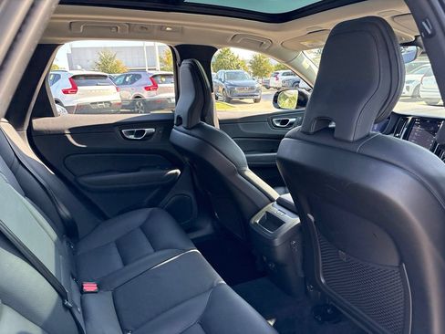 Used 2025 Volvo XC60 B5 Plus AWD/4WD image 11
