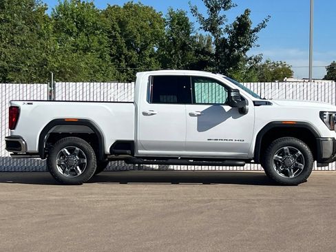 New 2026 GMC Sierra 2500 SLE AWD/4WD image 3