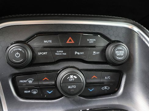 Used 2017 Dodge Challenger R/T Scat Pack w/ Dynamics Package RWD image 37