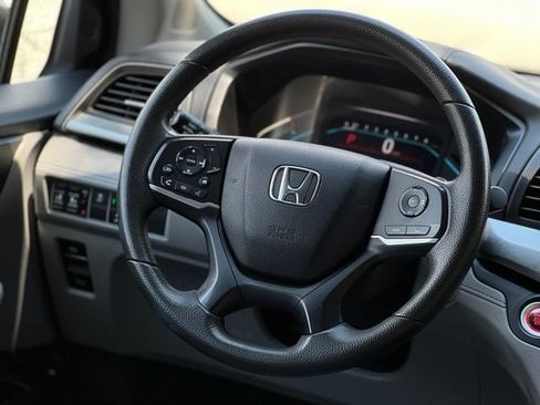 Used 2018 Honda Odyssey EX image 27
