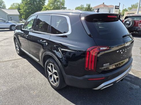 Used 2022 Kia Telluride EX w/ Towing Package FWD image 3