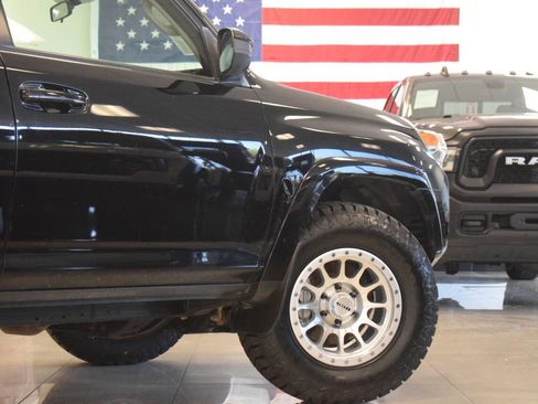Used 2014 Toyota 4Runner SR5 AWD/4WD image 48