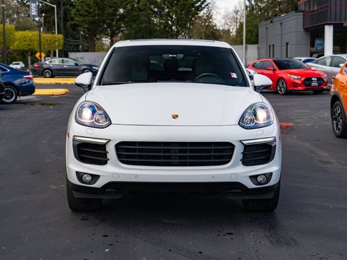 Used 2017 Porsche Cayenne S Platinum image 3