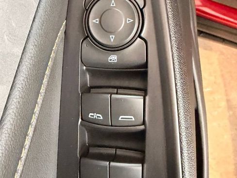 Used 2021 Chevrolet Traverse LT AWD/4WD image 11