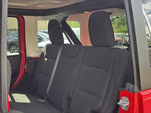Used 2018 Jeep Wrangler Unlimited Sport S AWD/4WD image 26