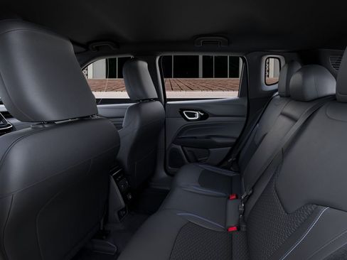 New 2026 Jeep Compass Latitude AWD/4WD image 23