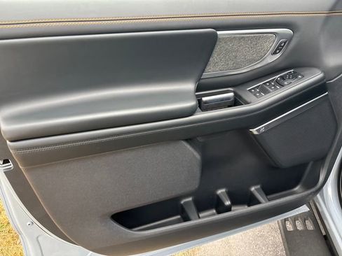 Used 2025 Ford Expedition Tremor image 10