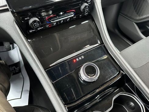 Certified 2023 Jeep Grand Cherokee Laredo image 6