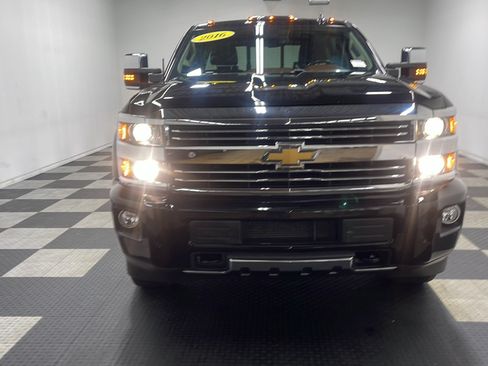 Used 2016 Chevrolet Silverado 2500 High Country w/ Duramax Plus Package AWD/4WD image 23