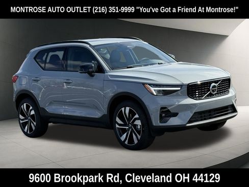 New 2026 Volvo XC40 B5 Plus w/ Climate Package AWD/4WD image 7