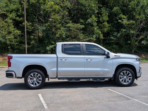 Used 2022 Chevrolet Silverado 1500 LT AWD/4WD image 10