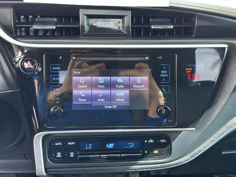 Used 2018 Toyota Corolla SE w/ Carpet Mat Package (TMS) image 18