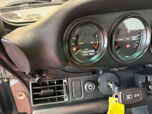 Used 1988 Porsche 911 Carrera RWD image 29
