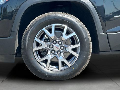 Used 2023 GMC Acadia SLT image 25