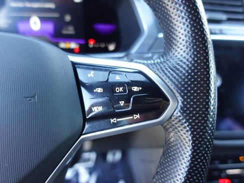 Used 2022 Volkswagen Tiguan SE R-Line image 14