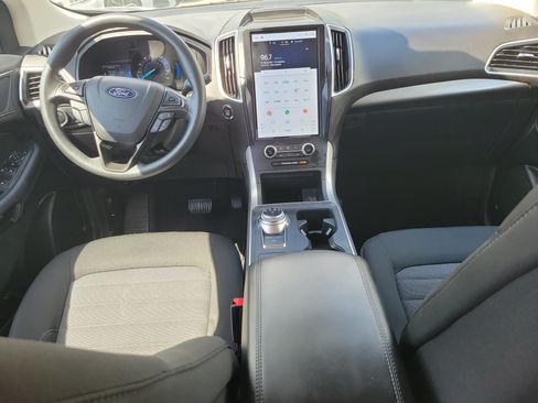 Used 2024 Ford Edge SE w/ Black Appearance Package AWD/4WD image 14