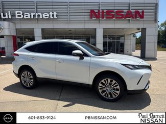 Used 2023 Toyota Venza XLE AWD/4WD video 3