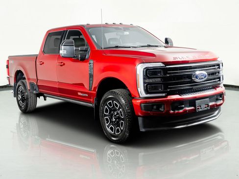 Used 2025 Ford F250 Platinum image 4
