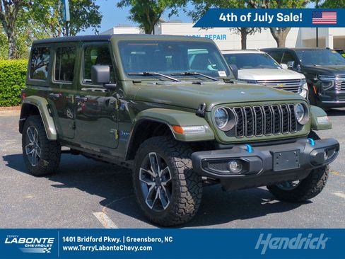 Used 2024 Jeep Wrangler Unlimited w/ Convenience Group AWD/4WD image 1
