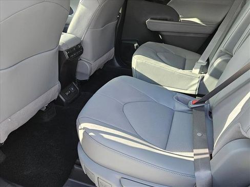New 2026 Toyota Highlander Platinum AWD/4WD image 15