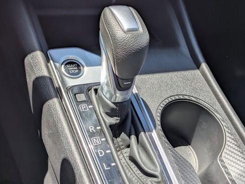 Used 2025 Nissan Altima 2.5 SV FWD image 14