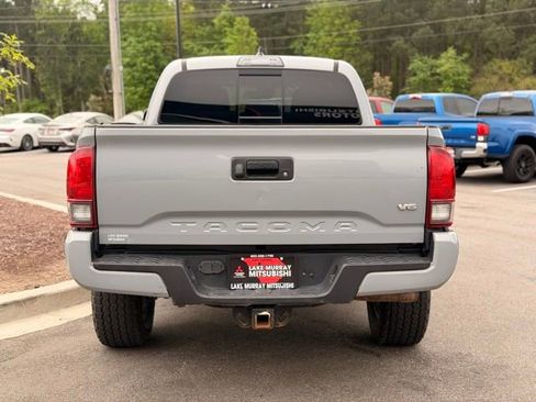 Used 2019 Toyota Tacoma TRD Sport image 10
