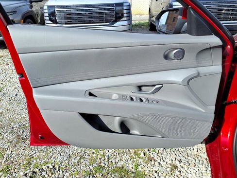 New 2026 Hyundai Elantra SE FWD image 5