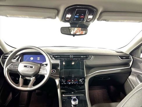 Certified 2023 Jeep Grand Cherokee Laredo X AWD/4WD image 13
