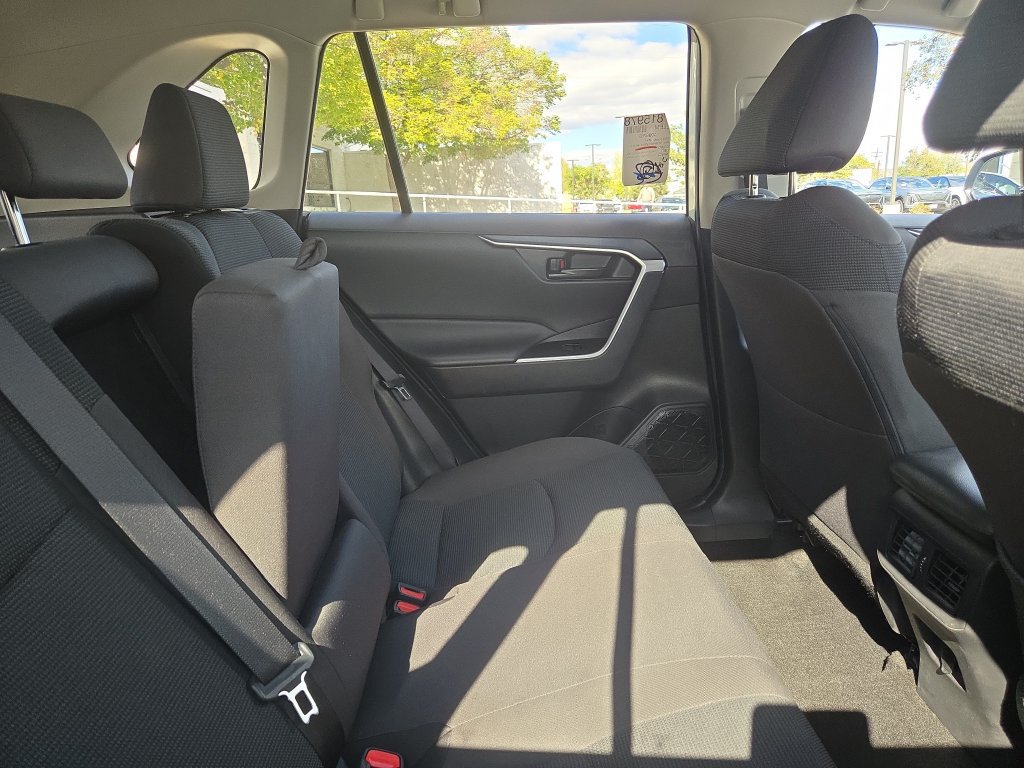 Used 2024 Toyota RAV4 LE AWD/4WD image 7