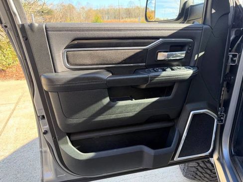 Used 2021 RAM 2500 Laramie w/ Night Edition image 12
