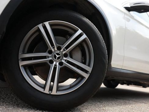 Used 2020 Mercedes-Benz GLC 300 image 3