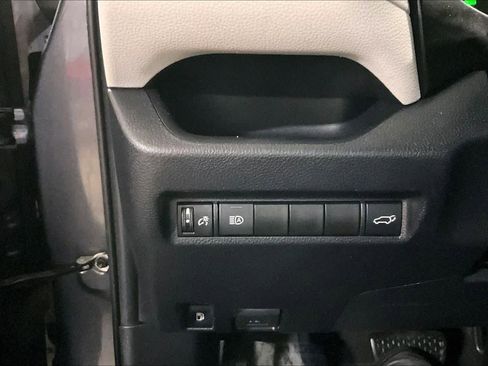 Used 2019 Toyota RAV4 XLE w/ Convenience Package image 35