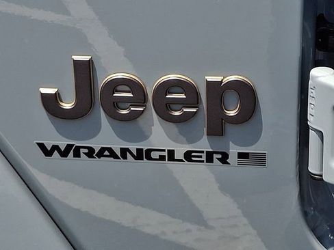 Used 2023 Jeep Wrangler Unlimited Rubicon 392 w/ Dual Top Group AWD/4WD image 30