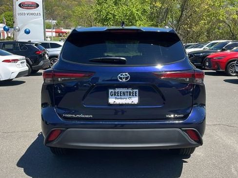 Certified 2025 Toyota Highlander XLE AWD/4WD image 5