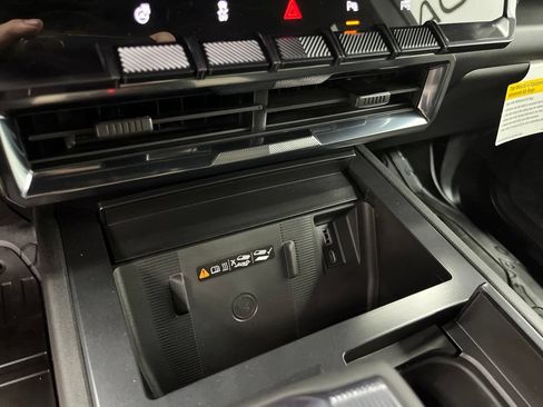 New 2026 GMC Hummer EV 4x4 Crew Cab image 16