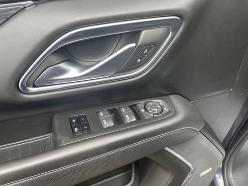 Used 2023 GMC Yukon SLT AWD/4WD image 10