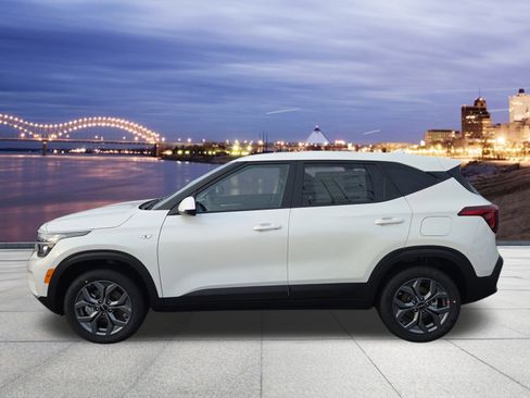 New 2026 Kia Seltos LX image 2