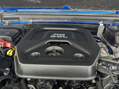 Used 2022 Jeep Wrangler Unlimited Sahara image 12