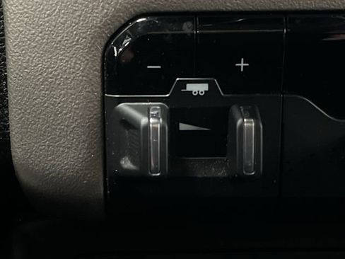 Used 2019 RAM 1500 Laramie image 25