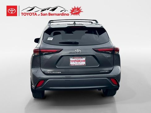 New 2025 Toyota Highlander Limited image 26