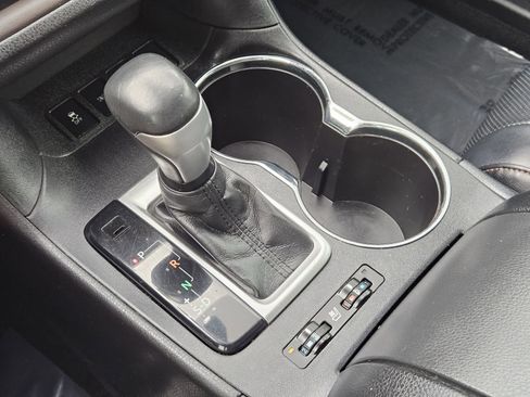 Used 2019 Toyota Highlander Limited Platinum FWD image 23