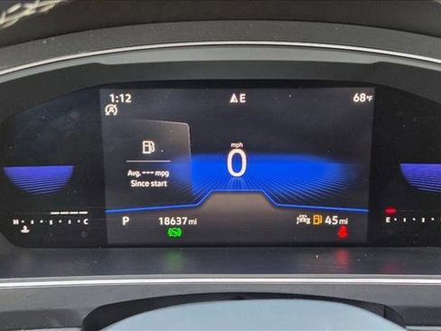 Used 2023 Volkswagen Tiguan SE R-Line image 11