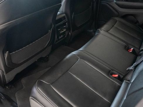 Used 2023 Jeep Grand Cherokee Limited AWD/4WD image 20