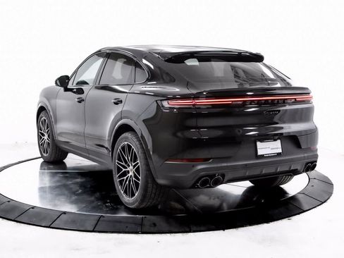Certified 2025 Porsche Cayenne Coupe image 3