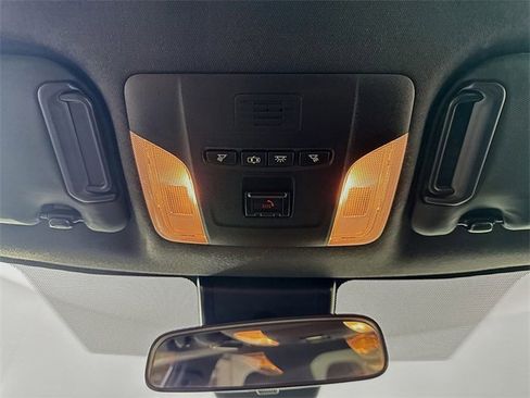 Used 2022 Toyota Corolla SE image 18