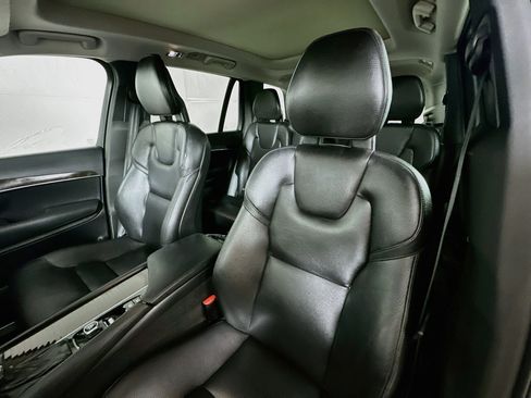 Used 2018 Volvo XC90 T6 Momentum w/ Convenience Package AWD/4WD image 20