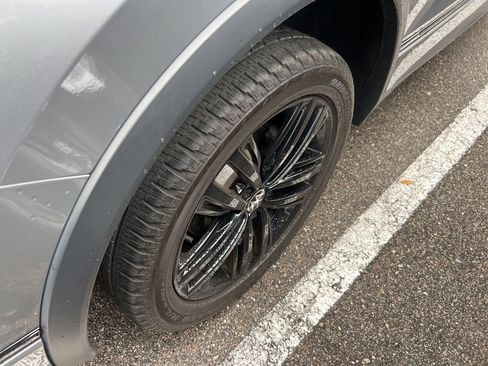 Used 2022 Volkswagen Tiguan SE R-Line image 16