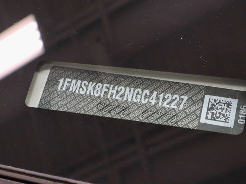 Used 2022 Ford Explorer Limited w/ Equipment Group 301A image 37