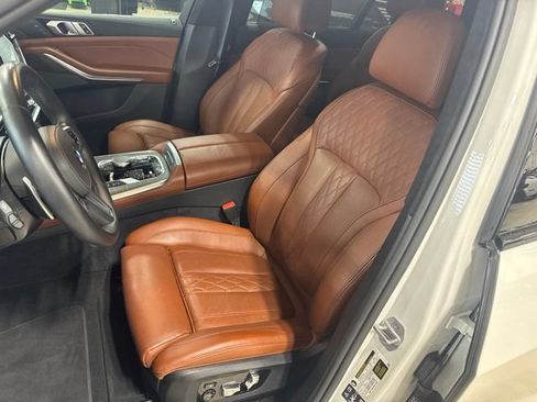 Used 2025 BMW X7 xDrive40i w/ M Sport Package AWD/4WD image 8
