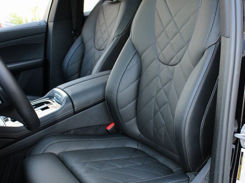 Used 2025 BMW X6 xDrive40i image 9